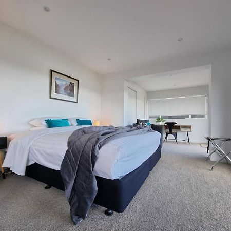 Fabulous Castor Bay 1 Bedroom With Views And Skytv Auckland Eksteriør billede