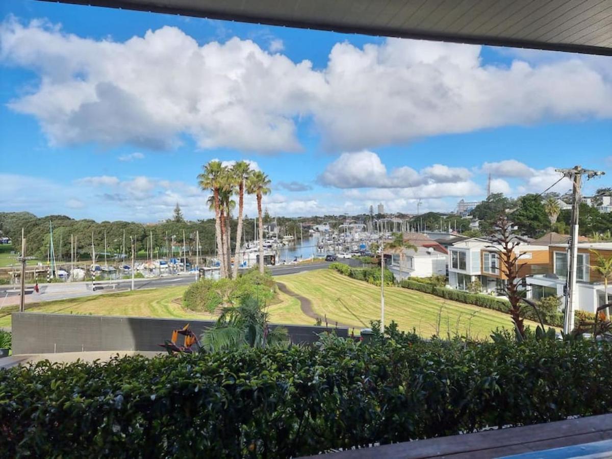 Fabulous Castor Bay 1 Bedroom With Views And Skytv Auckland Eksteriør billede